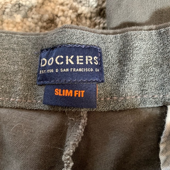 Dockers - Picture 7 of 9